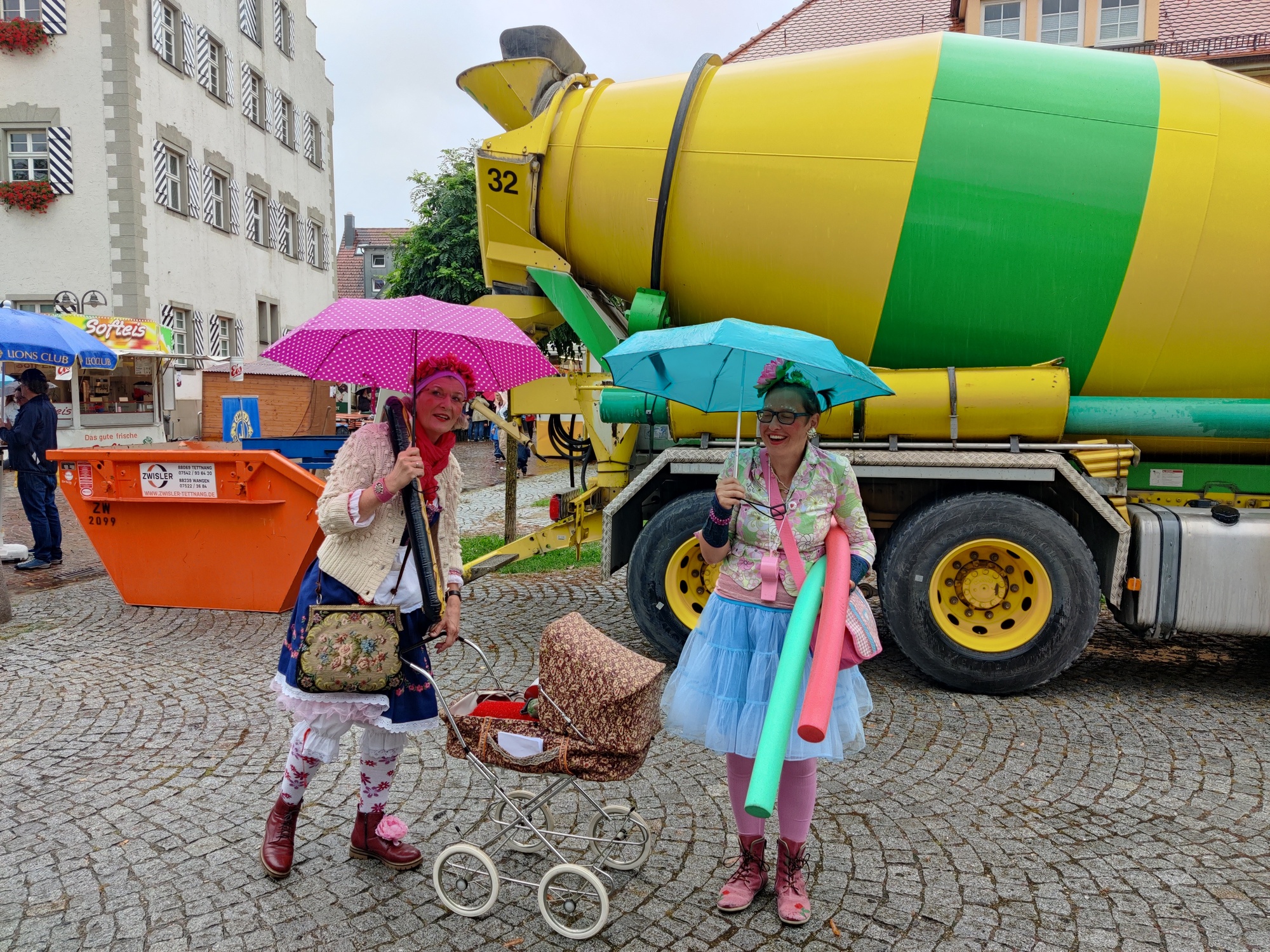 Bild zeigt die Klinikclowns Lilly Lavendel und Fanni, Foto Rainer Gutbrod